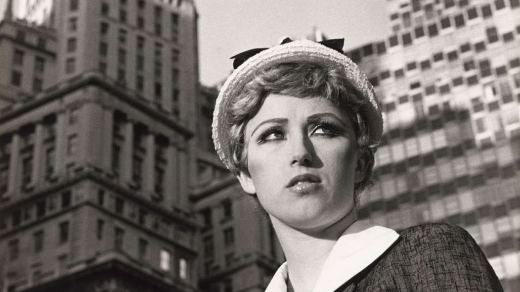Cindy Sherman: Die Königin des Selbstporträts
